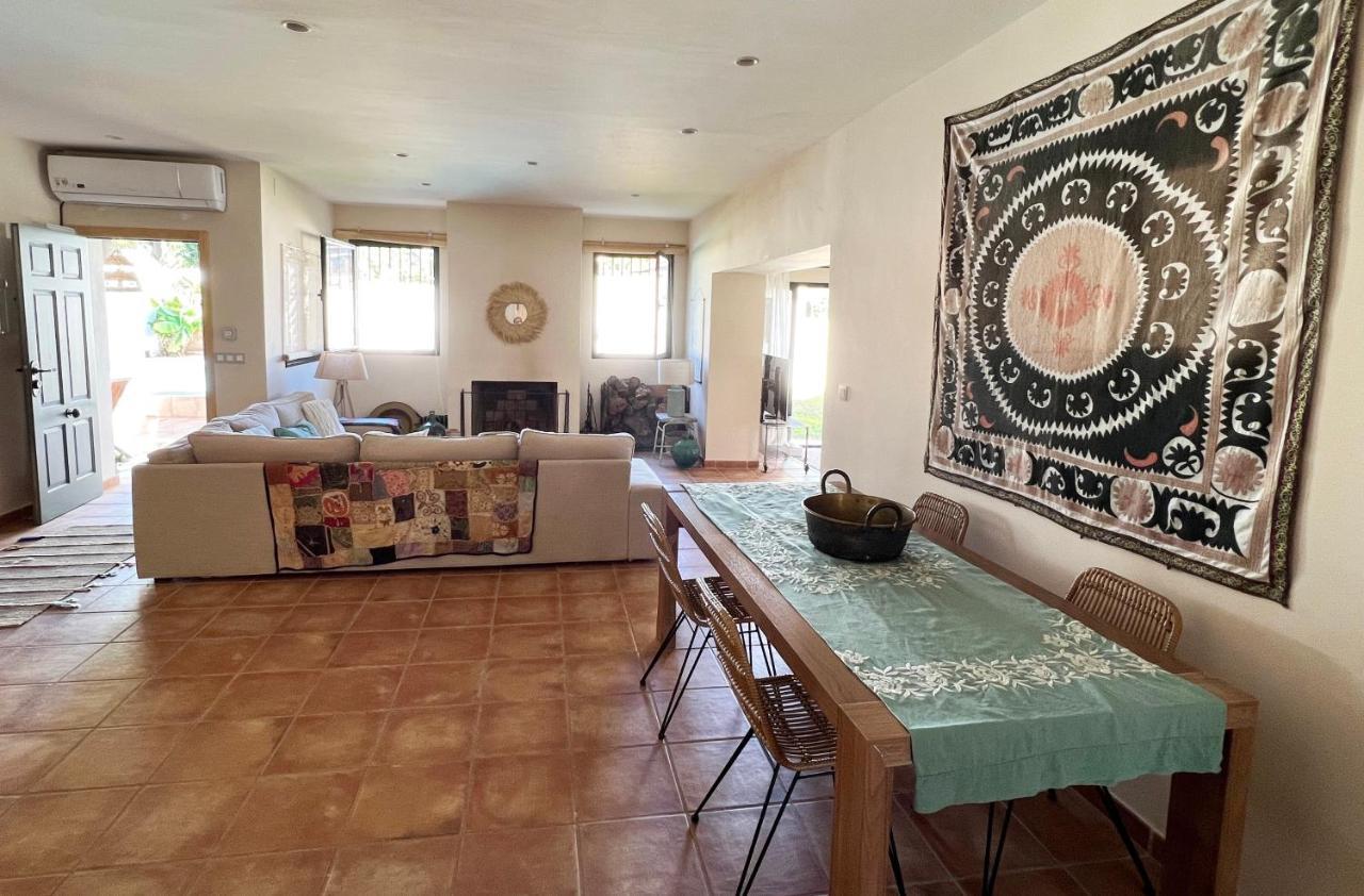 Villa Guadaira, Holiday House With Pool In Seville Southern Spain 阿尔卡拉德瓜代拉 外观 照片